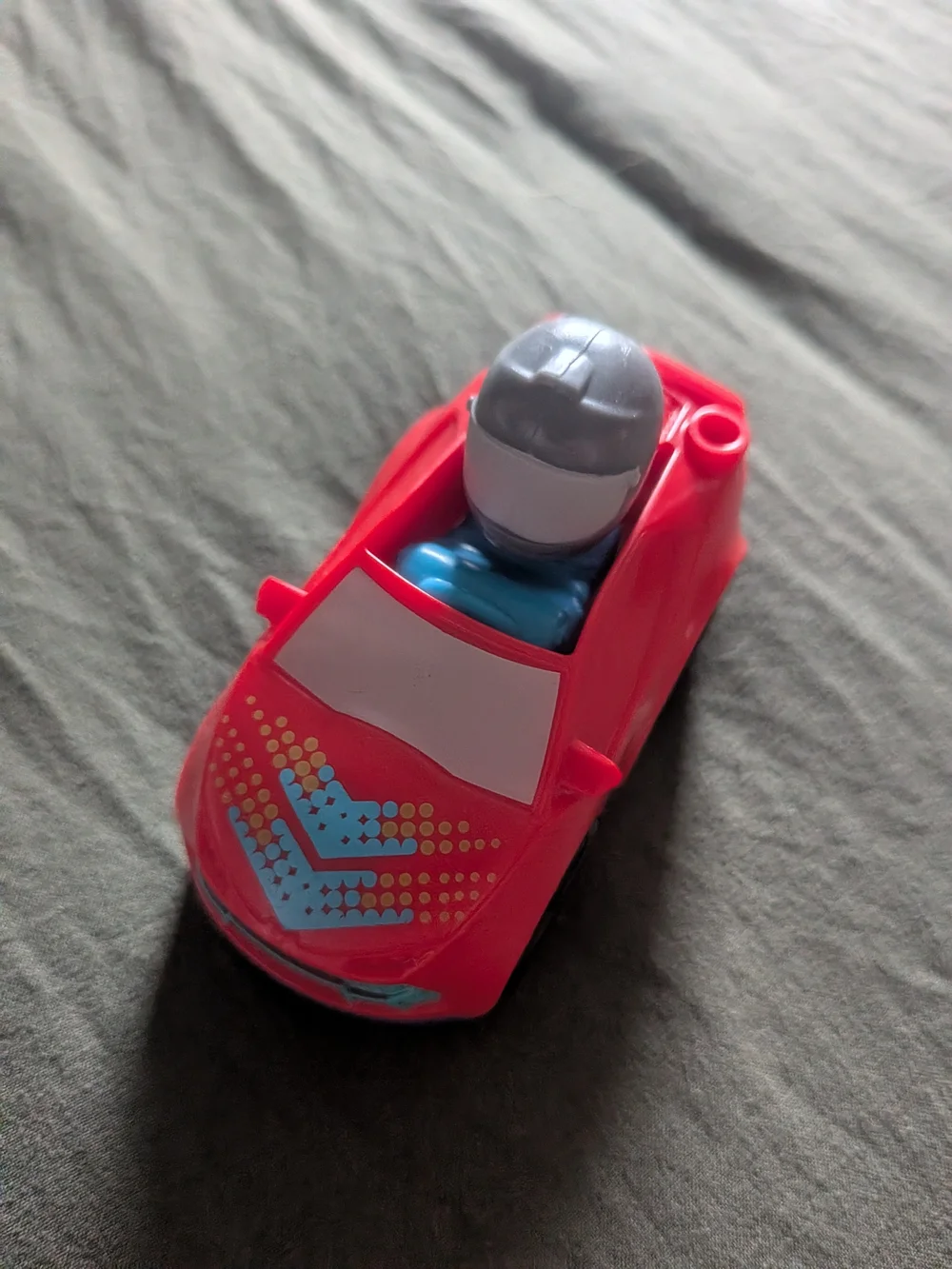 Fisher Price Little People Wheelies Red Racer Car Grey Helmet On Driver